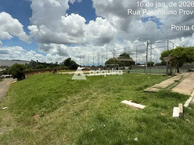 Terreno com 462m², à venda, no bairro Uvaranas em Ponta Grossa
