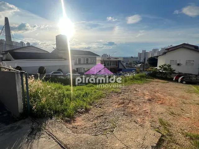 Terreno com 400m², à venda, no bairro Jardim Apolo em São José dos Campos