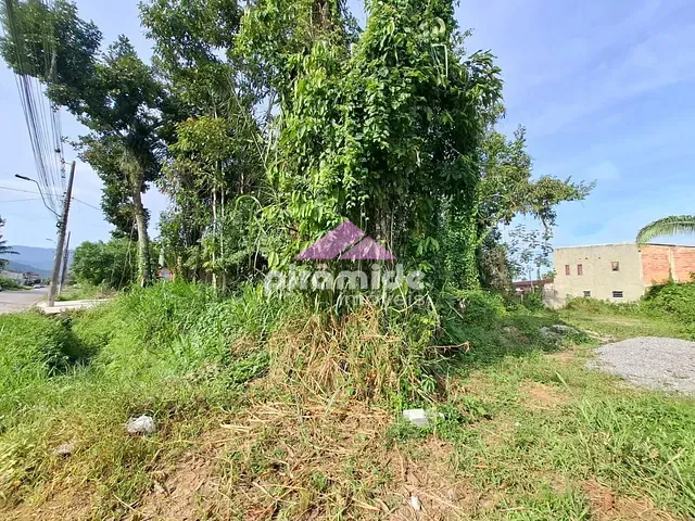 Terreno com 490m², à venda, no bairro Jardim das Gaivotas em Caraguatatuba