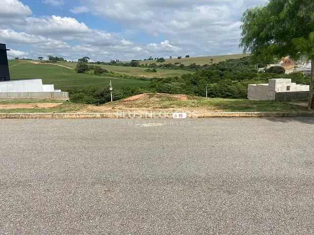 Terreno com 278m², à venda, no bairro Wanel Ville em Sorocaba