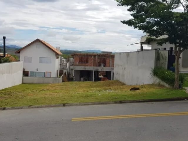 Terreno com 451m², à venda, no bairro Condomínio Residencial Monte Carlo em São José dos Campos