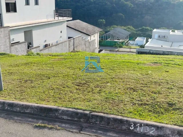 Terreno com 411m², à venda, no bairro Bairro Itapema em Itatiba