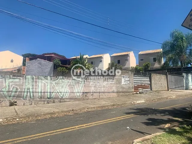 Terreno com 570m², à venda, no bairro Parque São Quirino em Campinas