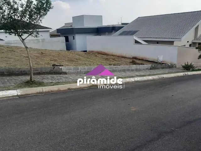Terreno com 252m², à venda, no bairro Condomínio Residencial Mantiqueira em São José dos Campos