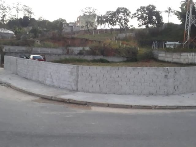 Terreno com 550m², à venda, no bairro Jardim Santa Tereza em Taubaté