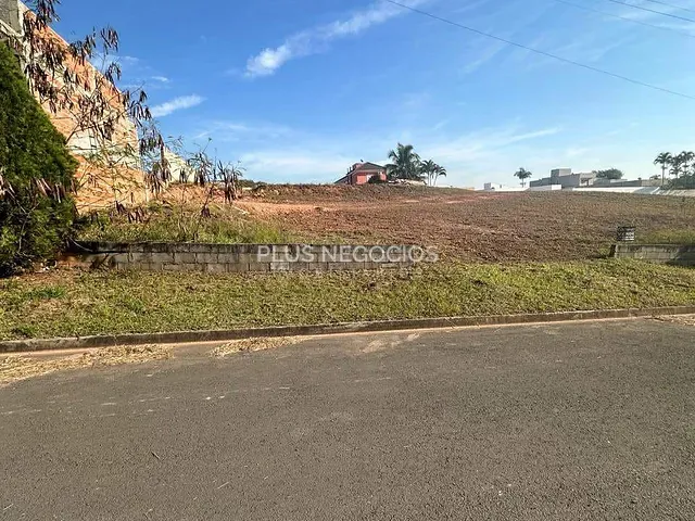 Terreno com 1000m², à venda, no bairro Chácaras Residenciais Santa Maria em Votorantim