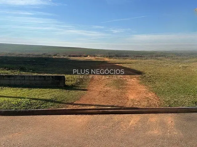 Terreno com 1000m², à venda, no bairro Chácaras Residenciais Santa Maria em Votorantim