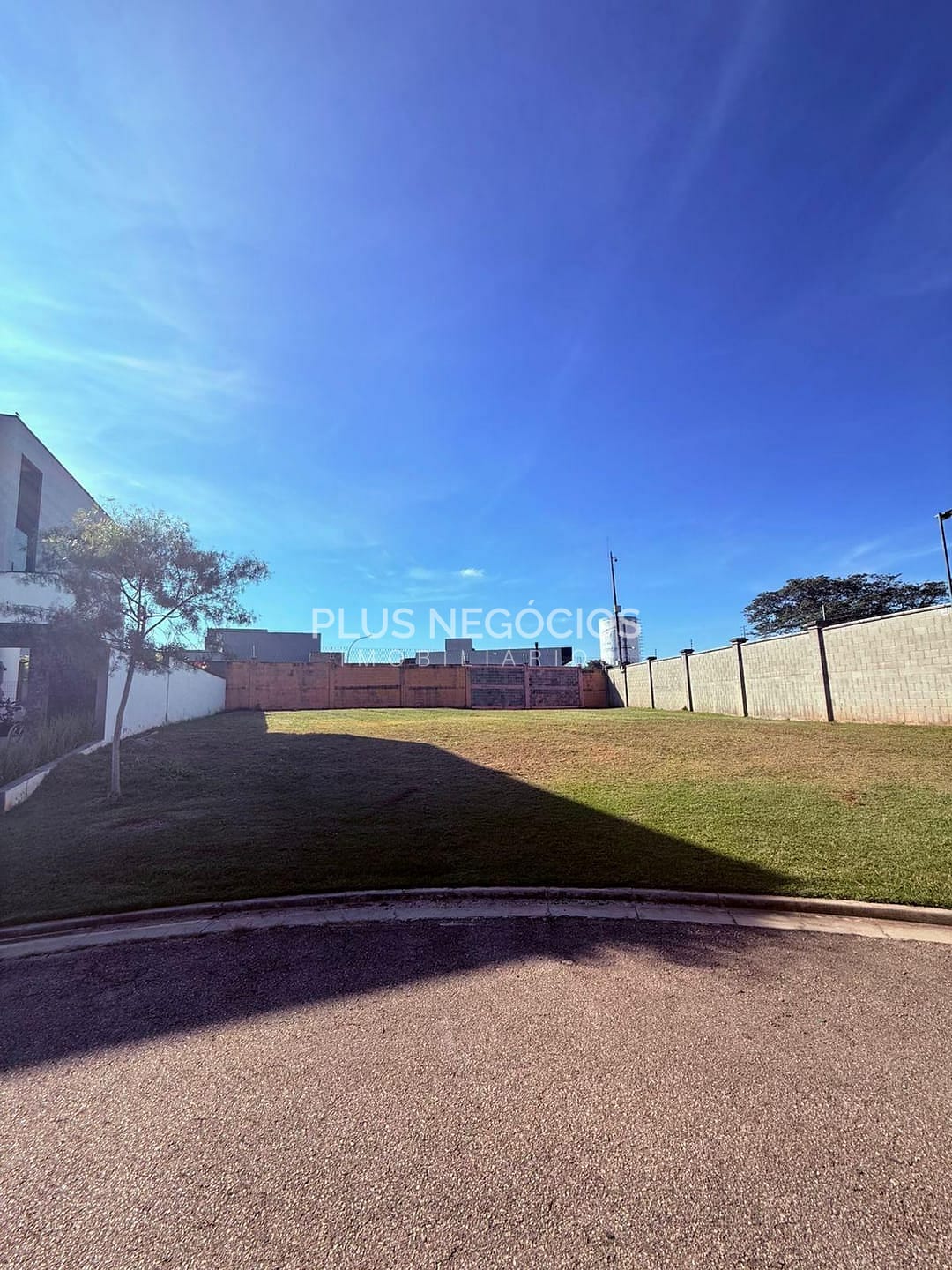 Terreno à venda, 610m² - Foto 1