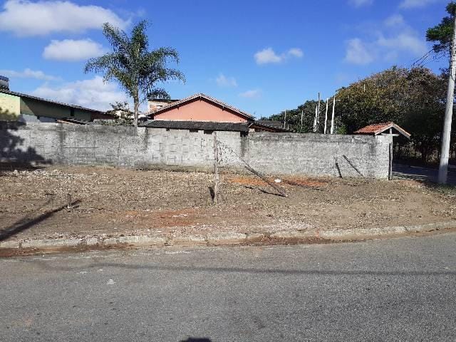 Terreno com 290m², à venda, no bairro Chácara Galega em Pindamonhangaba