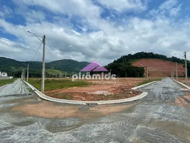 Terreno com 360m², à venda, no bairro Portão Vermelho em Paraty
