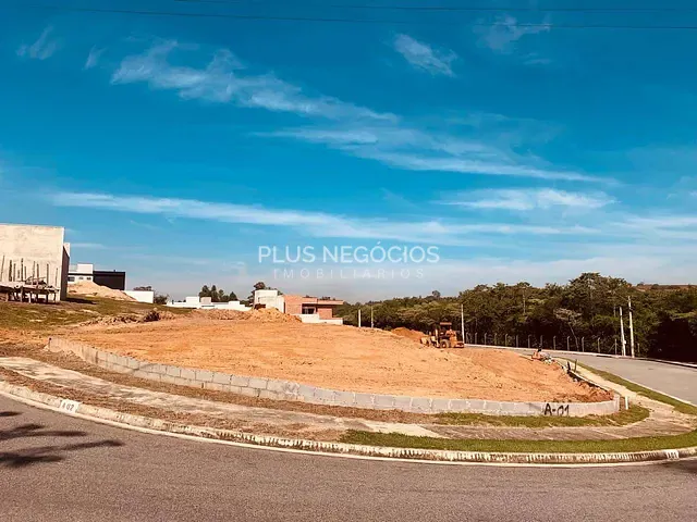 Terreno com 318m², à venda, no bairro Wanel Ville em Sorocaba