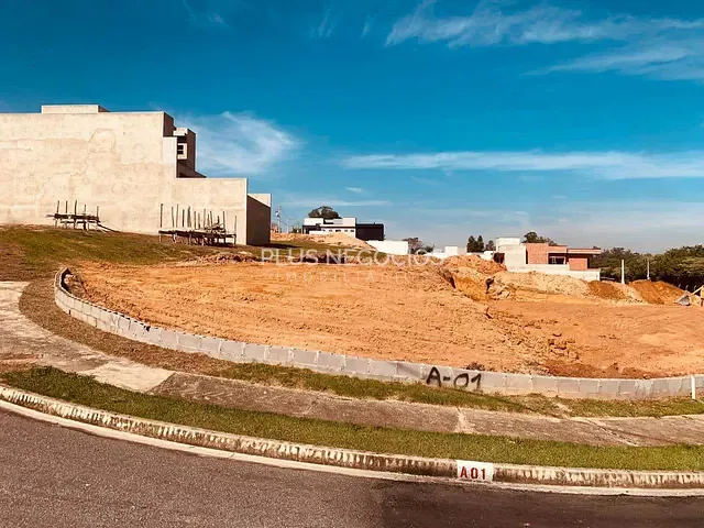 Terreno com 318m², à venda, no bairro Wanel Ville em Sorocaba