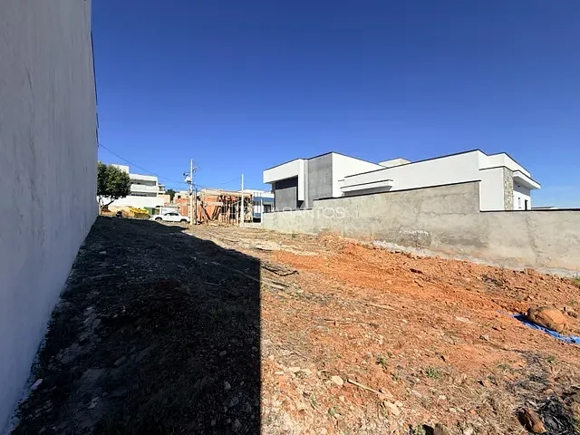 Terreno com 313m², à venda, no bairro Jardim Vila São Domingos em Sorocaba