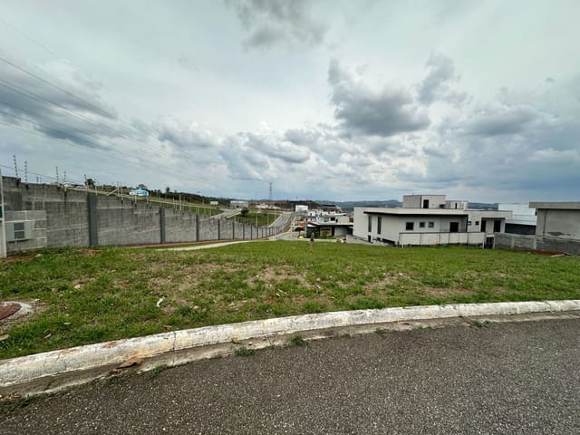 Terreno com 256m², à venda, no bairro Lotamento Floresta em São José dos Campos