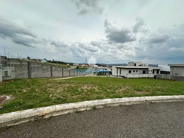 Terreno com 256m², à venda, no bairro Lotamento Floresta em São José dos Campos