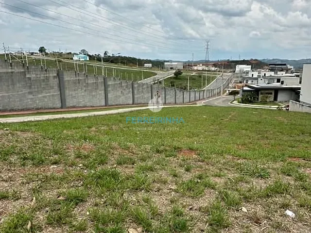 Terreno com 256m², à venda, no bairro Lotamento Floresta em São José dos Campos