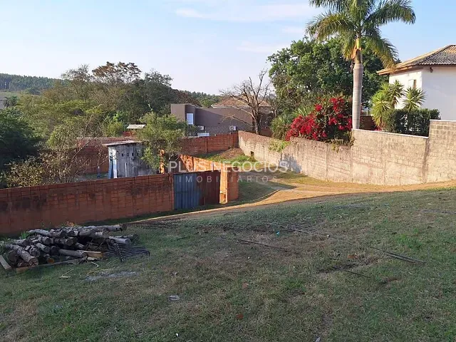 Terreno com 946m², à venda, no bairro Village Ipanema 1 em Araçoiaba da Serra