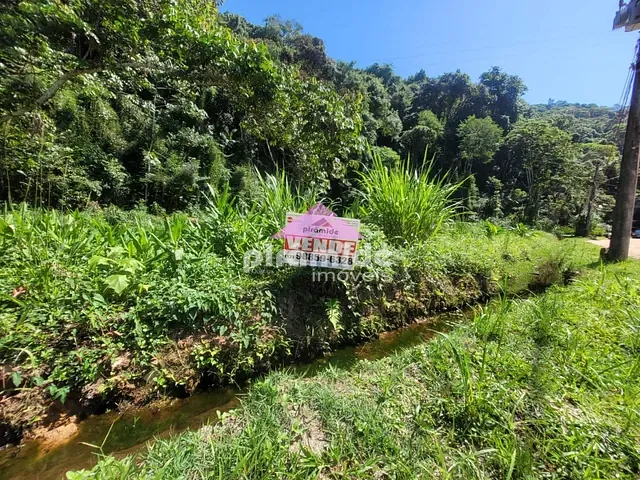 Terreno com 484m², à venda, no bairro Cocanha em Caraguatatuba