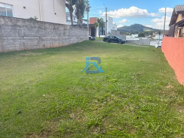Terreno com 300m², à venda, no bairro Residencial Fazenda Serrinha em Itatiba