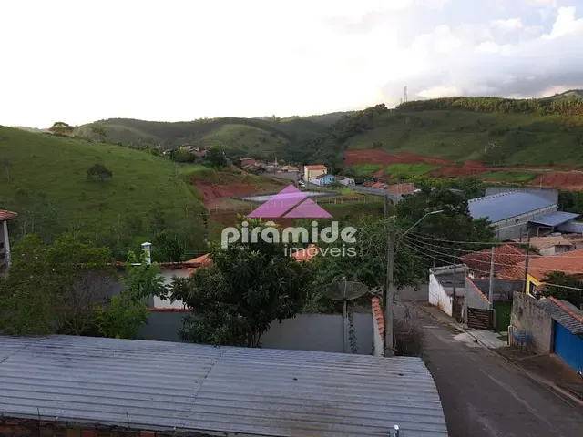Terreno com 140m², à venda, no bairro Santa Cruz em Jambeiro