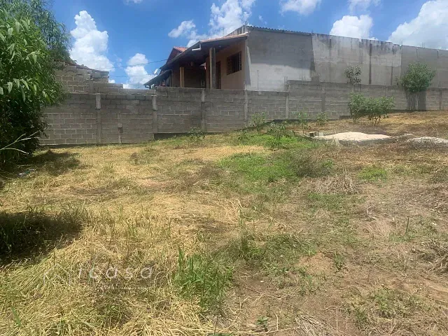 Terreno com 415m², à venda, no bairro Vila Favorino em Caçapava