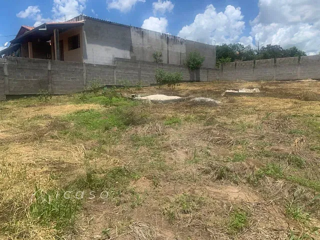 Terreno com 415m², à venda, no bairro Vila Favorino em Caçapava