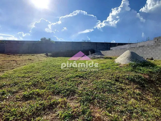 Terreno com 360m², à venda, no bairro Eugênio de Mello em São José dos Campos