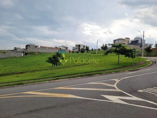 Terreno com 450m², à venda, no bairro Jardim Marlene Miranda em Taubaté