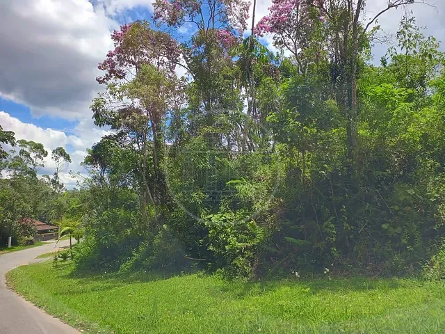 Terreno com 664m², à venda, no bairro Fazenda da Ilha em Embu-Guaçu