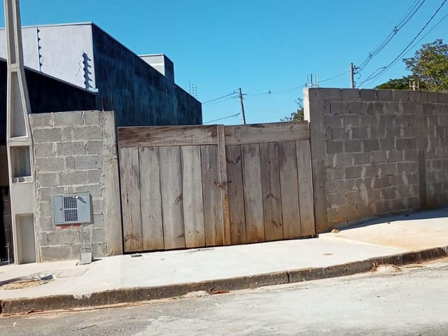 Terreno com 212m², à venda, no bairro Loteamento Residencial e Comercial Flamboyant em Pindamonhangaba