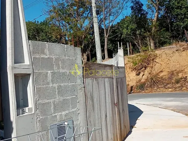 Terreno com 212m², à venda, no bairro Loteamento Residencial e Comercial Flamboyant em Pindamonhangaba