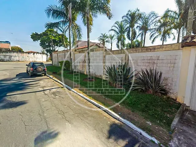 Terreno com 557m², à venda, no bairro Terceira Divisão de Interlagos em São Paulo