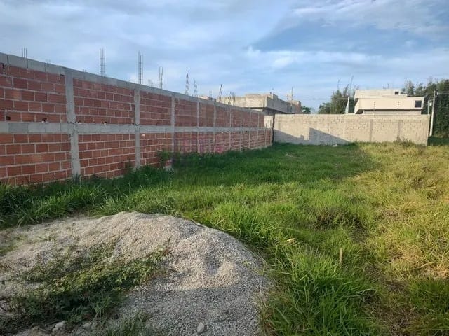 Terreno com 150m², à venda, no bairro Quintas de Santa Cruz em Taubaté
