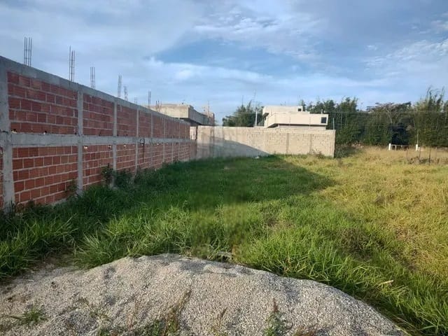 Terreno com 150m², à venda, no bairro Quintas de Santa Cruz em Taubaté