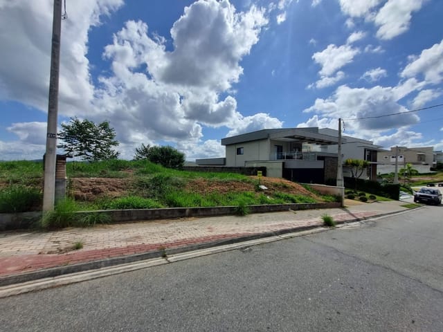 Terreno com 450m², à venda, no bairro Condomínio Residencial Jaguary em São José dos Campos