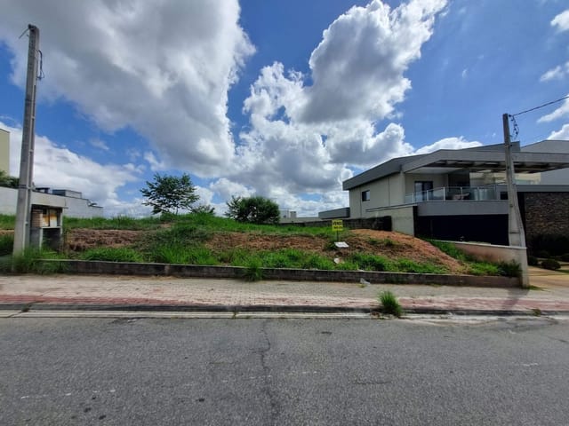 Terreno com 450m², à venda, no bairro Condomínio Residencial Jaguary em São José dos Campos