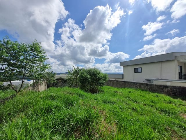 Terreno com 450m², à venda, no bairro Condomínio Residencial Jaguary em São José dos Campos