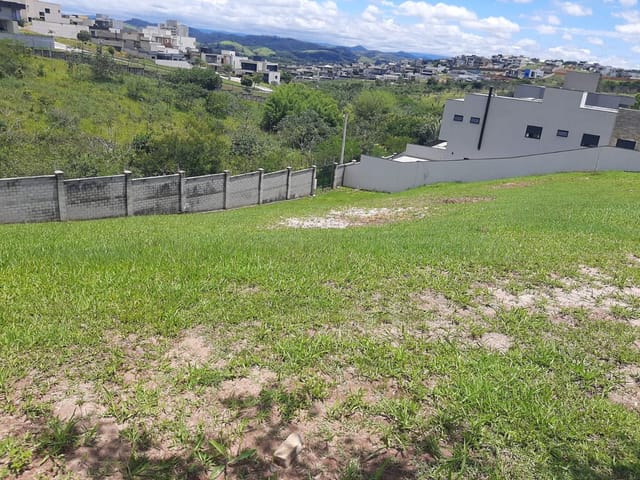 Terreno com 685m², à venda, no bairro Condomínio Residencial Alphaville em São José dos Campos