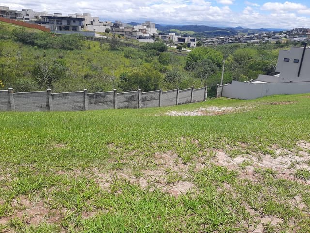Terreno com 685m², à venda, no bairro Condomínio Residencial Alphaville em São José dos Campos