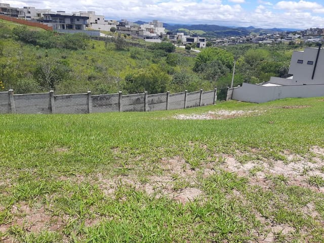 Terreno com 685m², à venda, no bairro Condomínio Residencial Alphaville em São José dos Campos