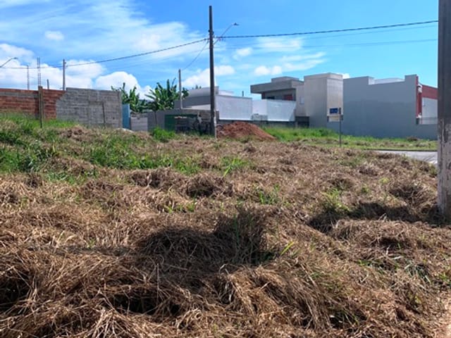 Terreno com 330m², à venda, no bairro Loteamento Residencial e Comercial Flamboyant em Pindamonhangaba