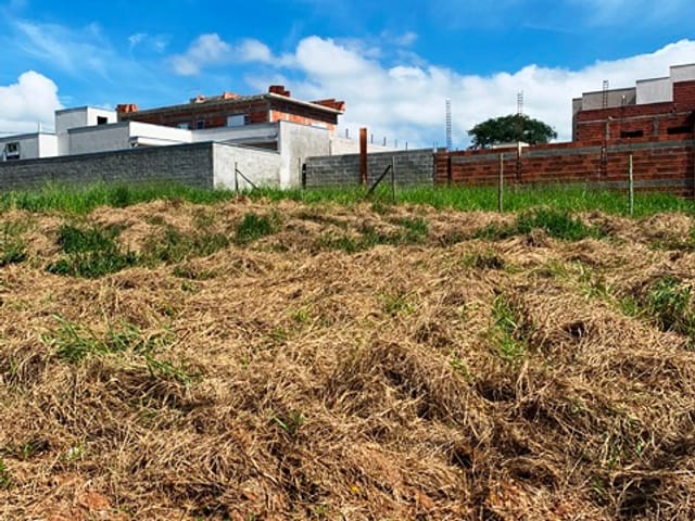 Terreno com 330m², à venda, no bairro Loteamento Residencial e Comercial Flamboyant em Pindamonhangaba