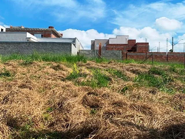 Terreno com 330m², à venda, no bairro Loteamento Residencial e Comercial Flamboyant em Pindamonhangaba