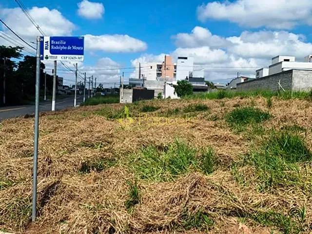 Terreno com 330m², à venda, no bairro Loteamento Residencial e Comercial Flamboyant em Pindamonhangaba