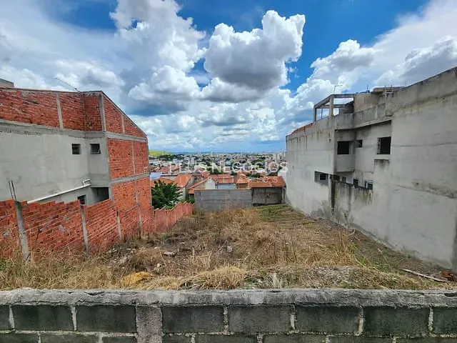 Terreno com 310m², à venda, no bairro Jardim Prestes de Barros em Sorocaba