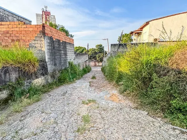 Terreno com 2018m², à venda, no bairro Jardim Imperial em São Paulo