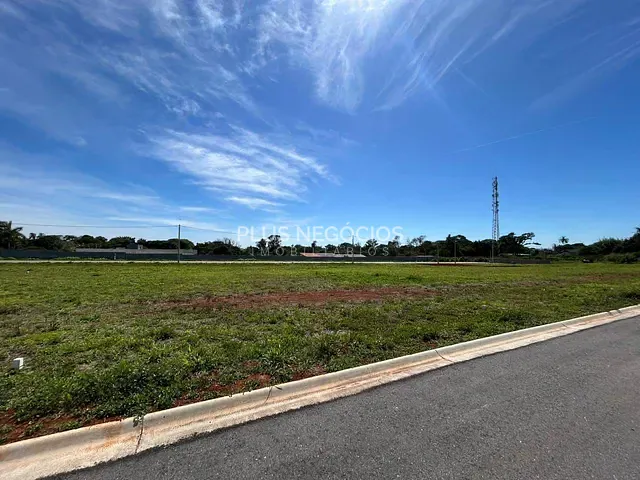 Terreno com 250m², à venda, no bairro Parque Santo Antonio em Araçoiaba da Serra