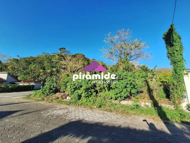 Terreno com 386m², à venda, no bairro Martin de Sá em Caraguatatuba