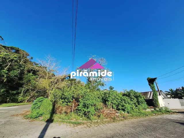 Terreno com 386m², à venda, no bairro Martin de Sá em Caraguatatuba