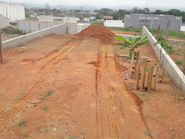 Terreno com 210m², à venda, no bairro Residencial e Comercial Cidade Jardim em Pindamonhangaba
